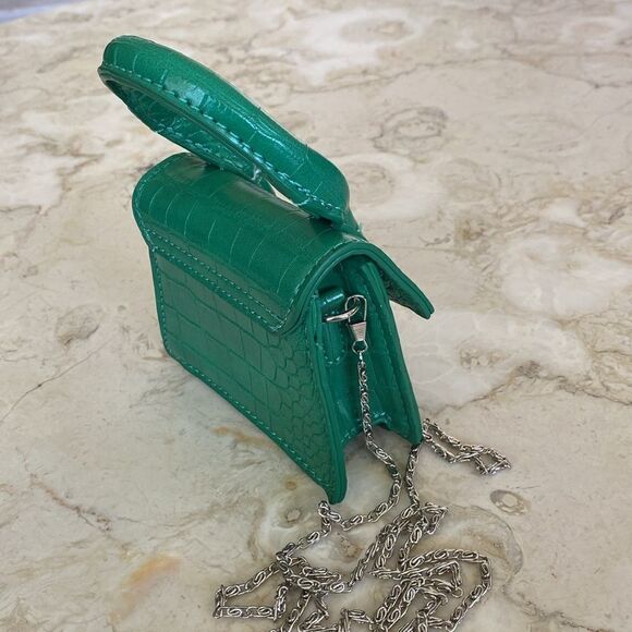 Ultra Mini Le Chiquito Green Croc Embossed Faux Leather Bag w/ Chain Strap - Picture 3 of 10